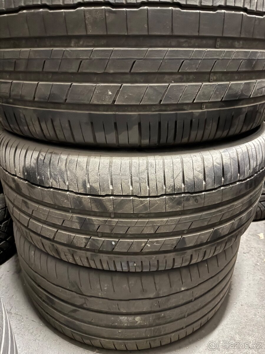 285/35 r22 HANKOOK