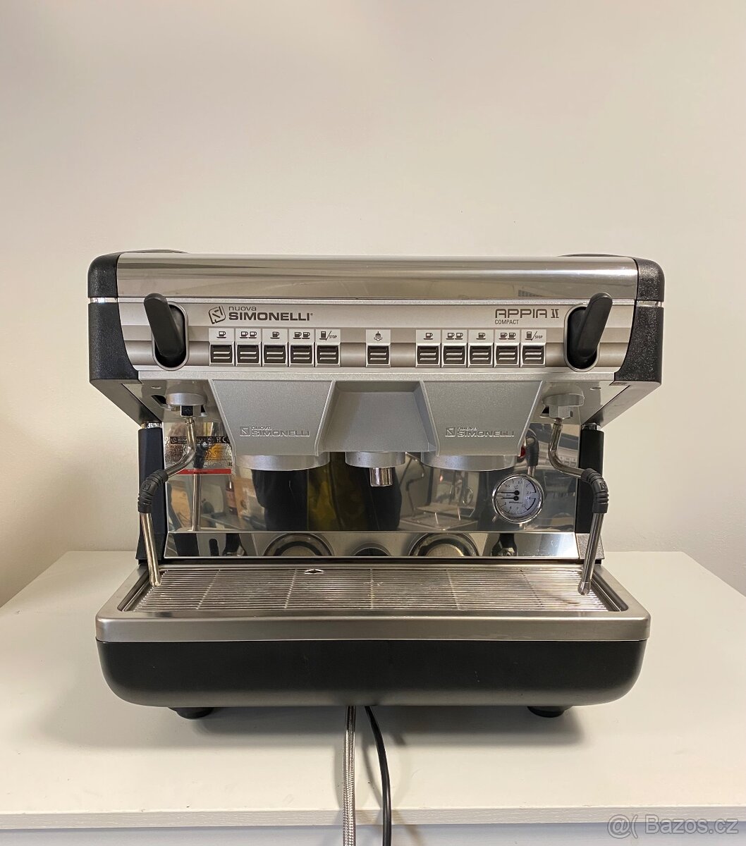 Kávovar Nuova Simonelli Appia II compact