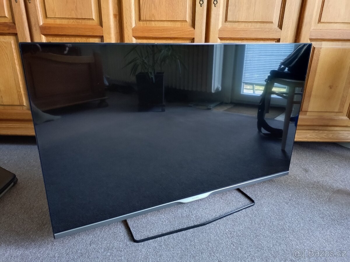 Philips LED Full HD 119 cm