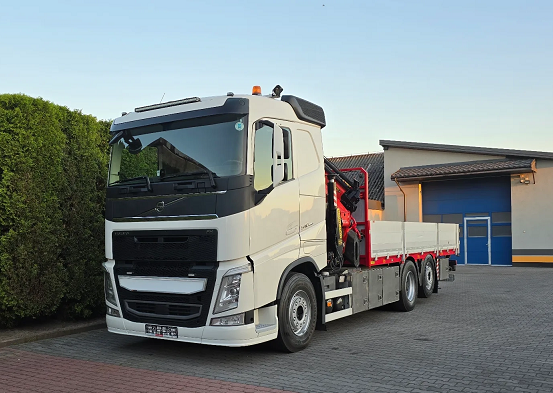 Volvo FH540 6x2 - valník s hydraulickou rukou
