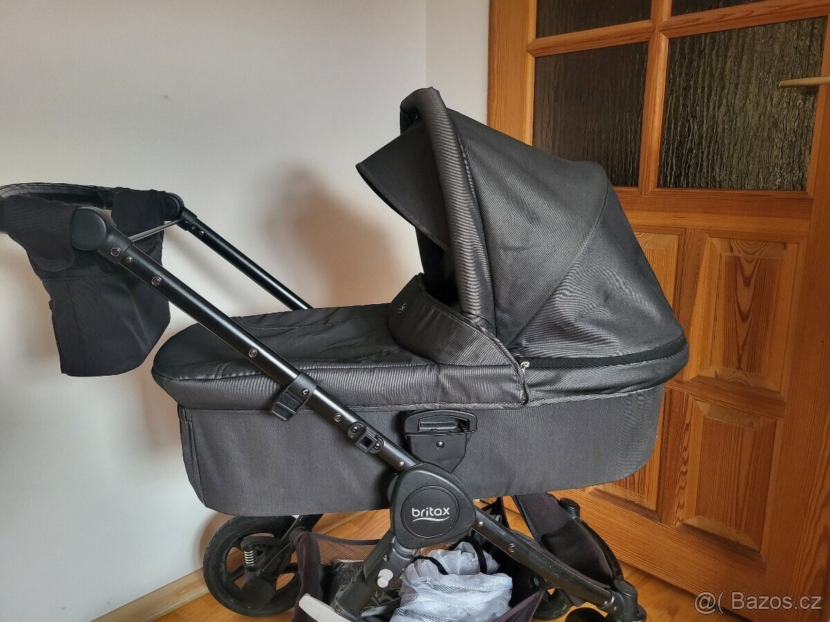 Britax korba  motion, Agile, smile s doplňky TOP stav