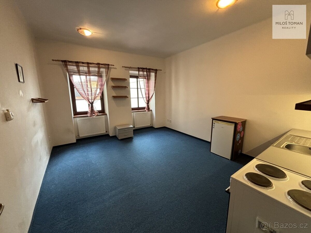 Pronájem, byt 1+kk, 25 m, nám. Míru 65, Klatovy - Klatovy I,