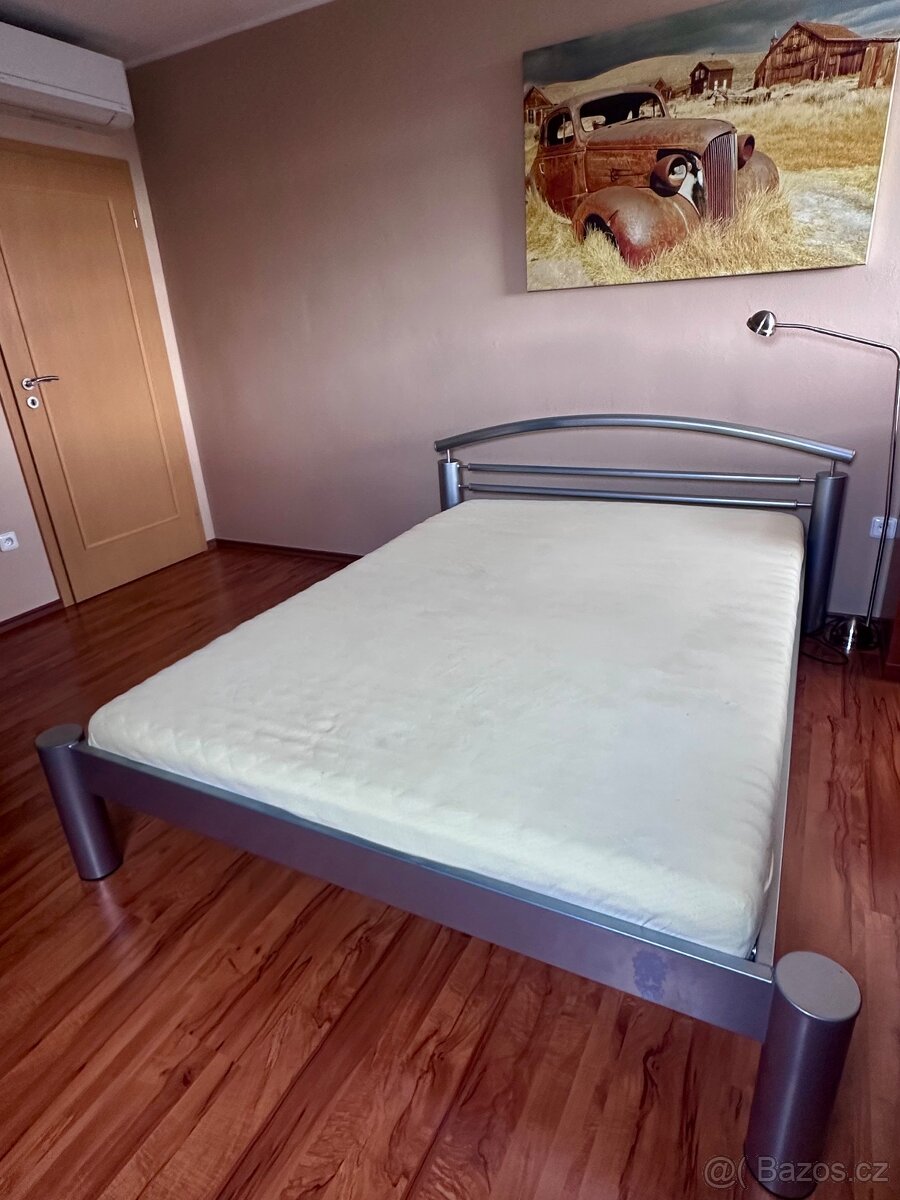 Dvoulůžková manželská postel 140x200 PARIS kovová