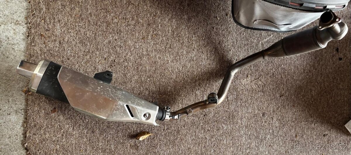 PRODÁM ÚPLNĚ NOVÝ TITANOVÝ VÝFUK HONDA XADV 2024