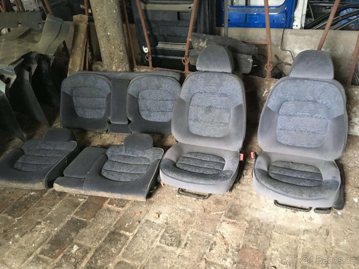 Peugeot 406 kupé sada sedaček