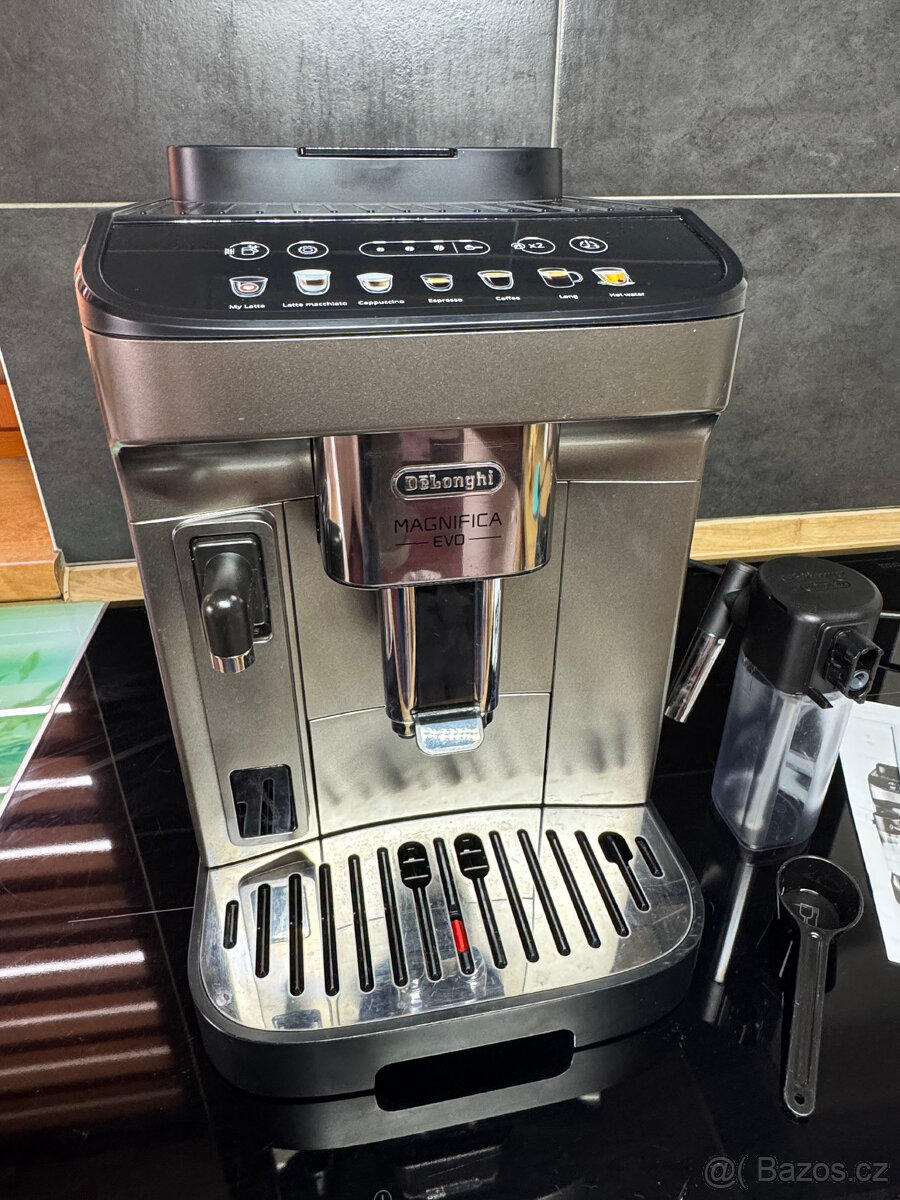 Automatický kávovar De'Longhi Magnifica Evo