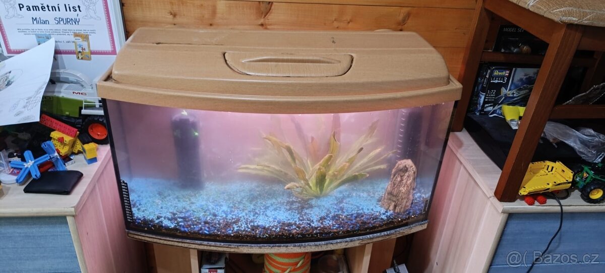 Akvárium 120L s příslušenstvím
