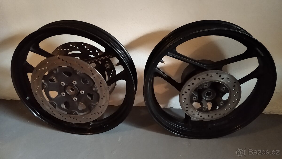 Suzuki GSX-R 750 (1985-1987) - sada kol