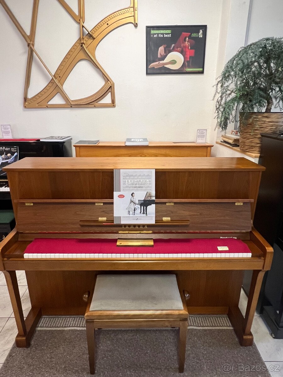 Yamaha P116N se zárukou 5 let, doprava zdarma, včetně židle