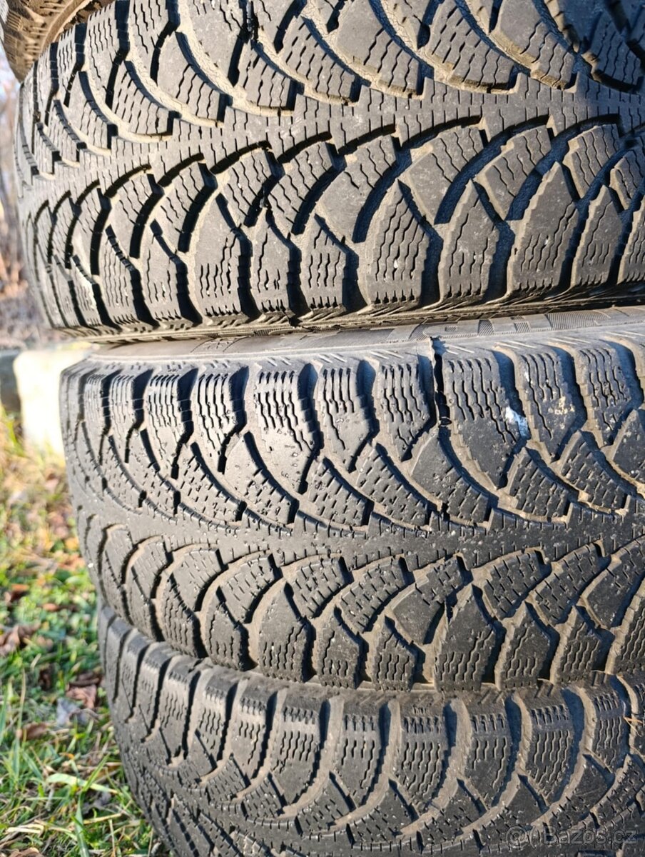 Pneu s ocelovými disky 195/65 R15