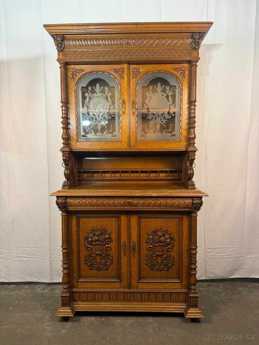 Historický příborník / kredenc (138001)