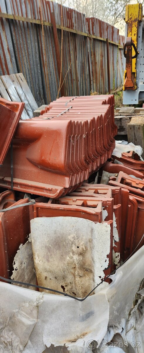 Prodám střešní tašky