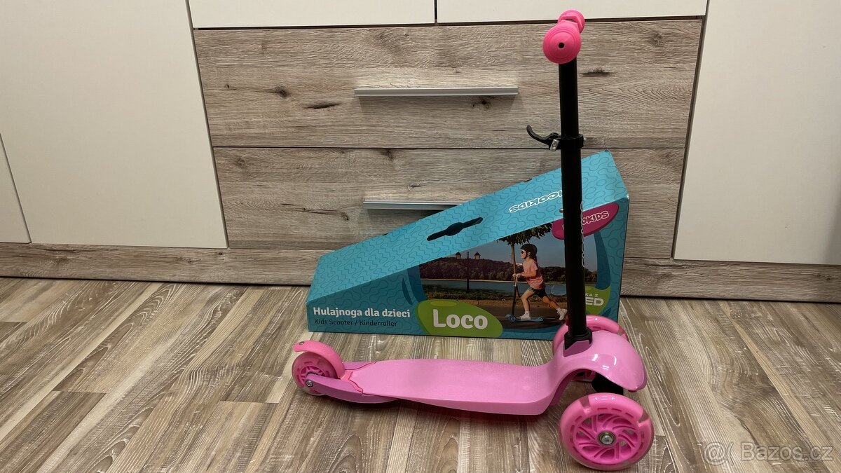 Ricokids Dětská tříkolová koloběžka Loco LED růžová