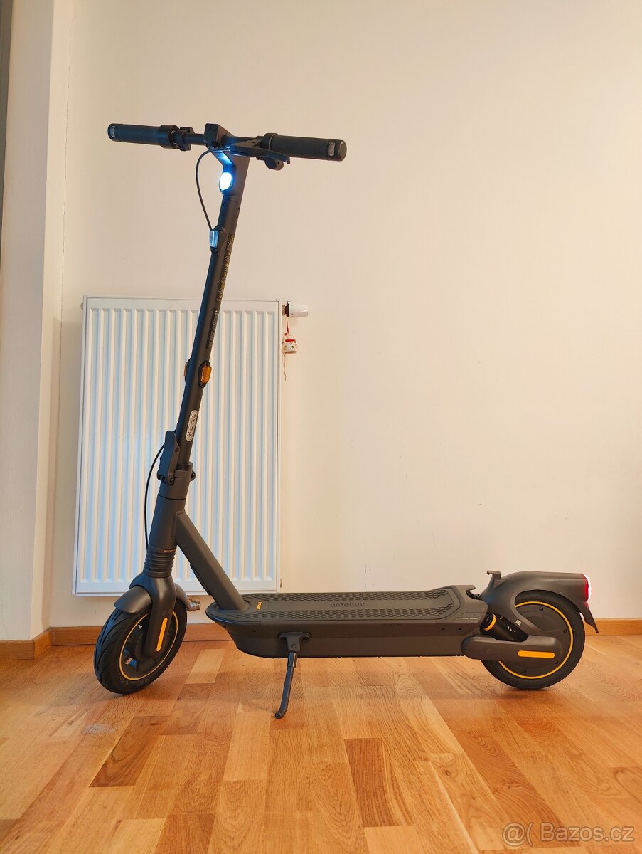 Elektrokoloběžka Segway Ninebot G2 MAX 35km/h CELOODPRUŽENÁ