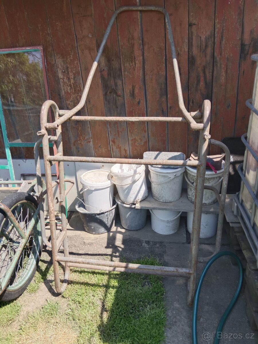 Pevná kostra ručního voziku