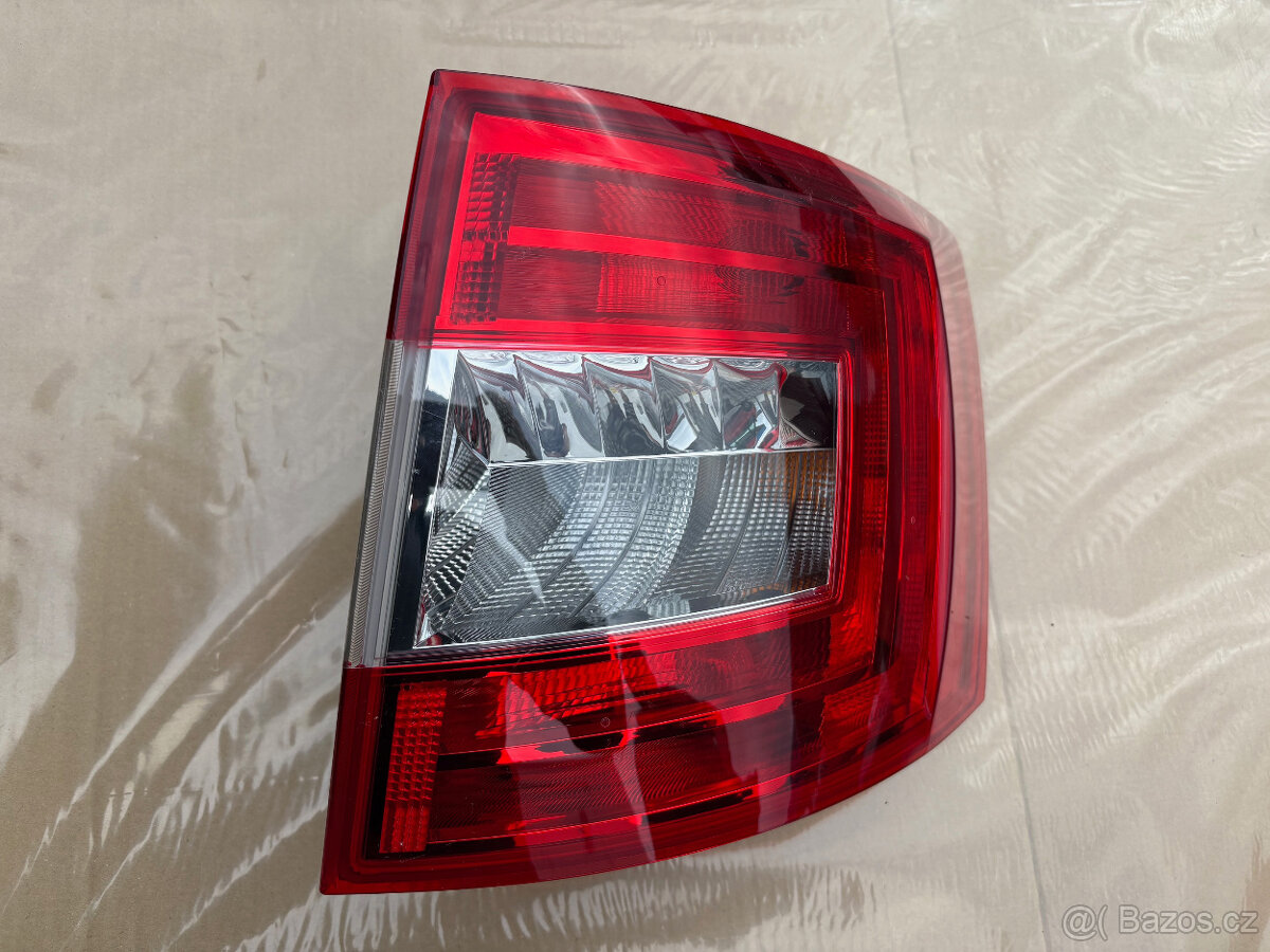 zadní světlo octavia III 5E9945096 PRAVÉ