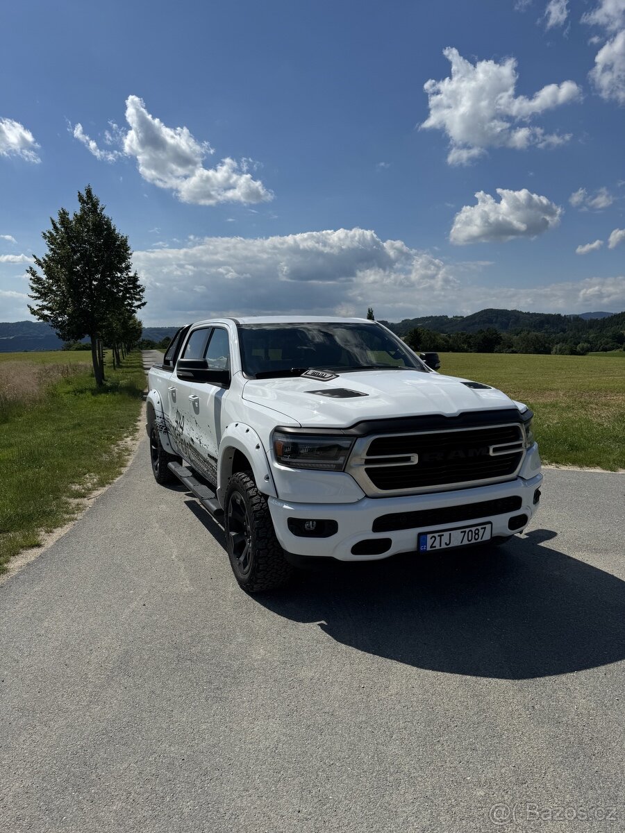 Dodge ram 1500 4x4 5.7 hemi LPG