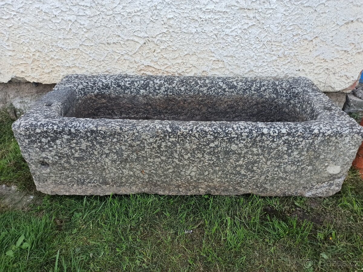 Prodám kamenné koryto