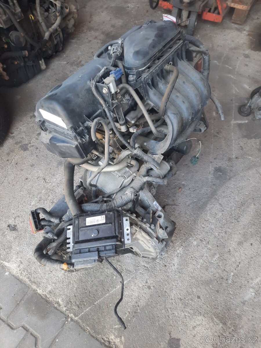 Prodám díly Nissan Micra