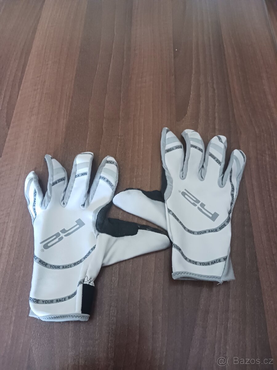 Sportovní děcké rukavice