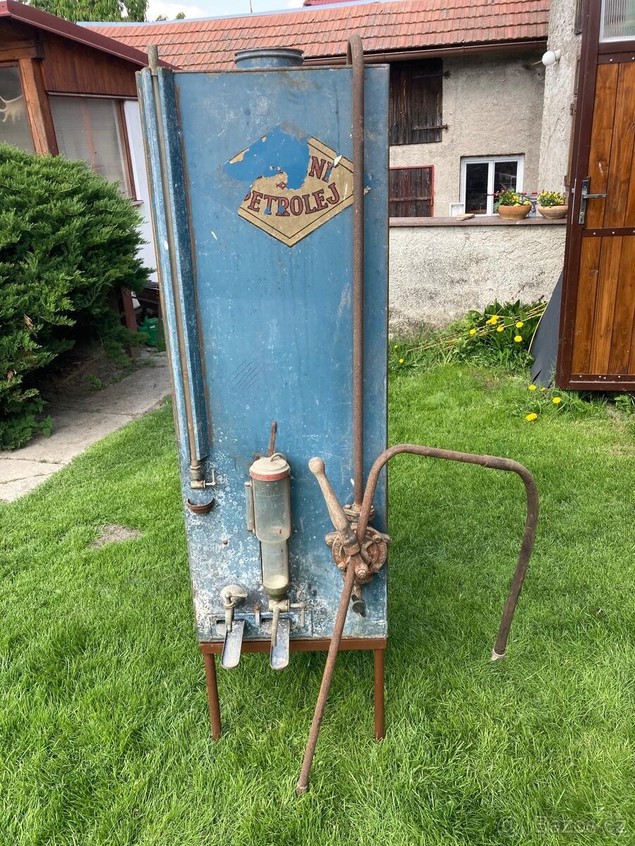Stojan na petrolej