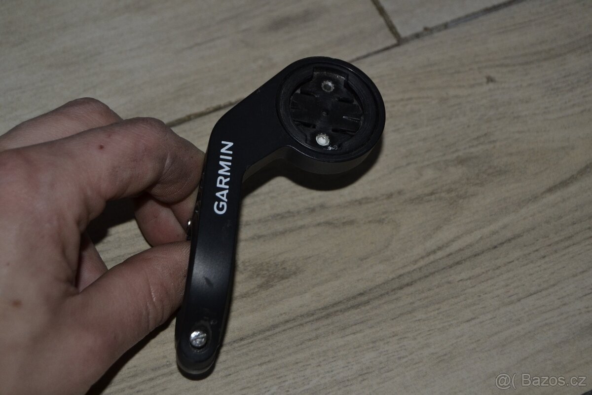 Předsazený držák Garmin