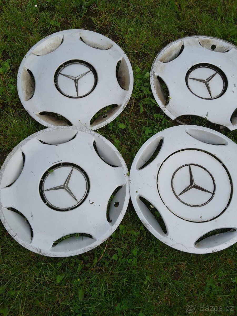 Poklice / kryty kol Mercedes w 124/w 210