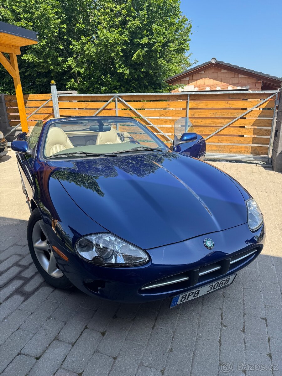 Jaguar XK8
