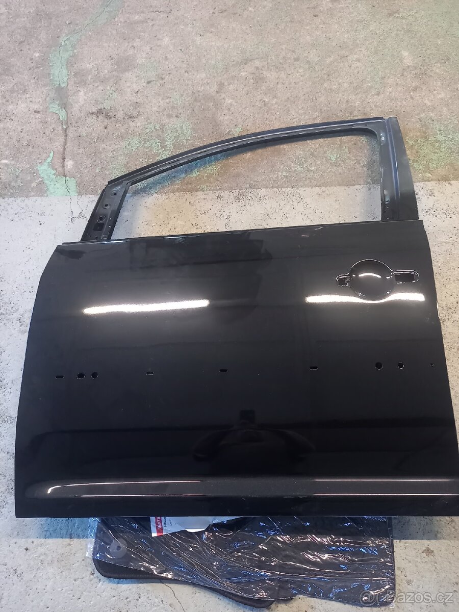 VW touran leve predni dvere.