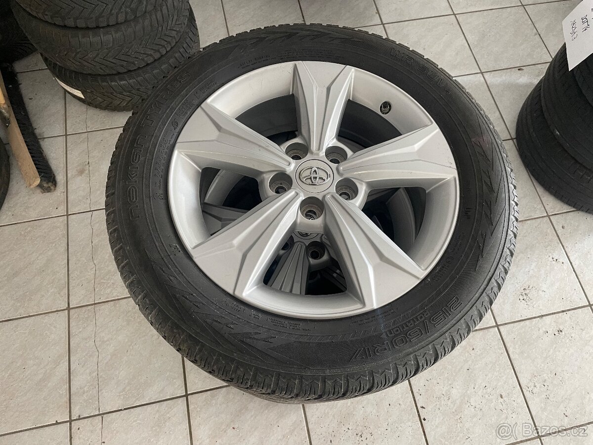 TOYOTA ALU disky R17 + pneumatiky
