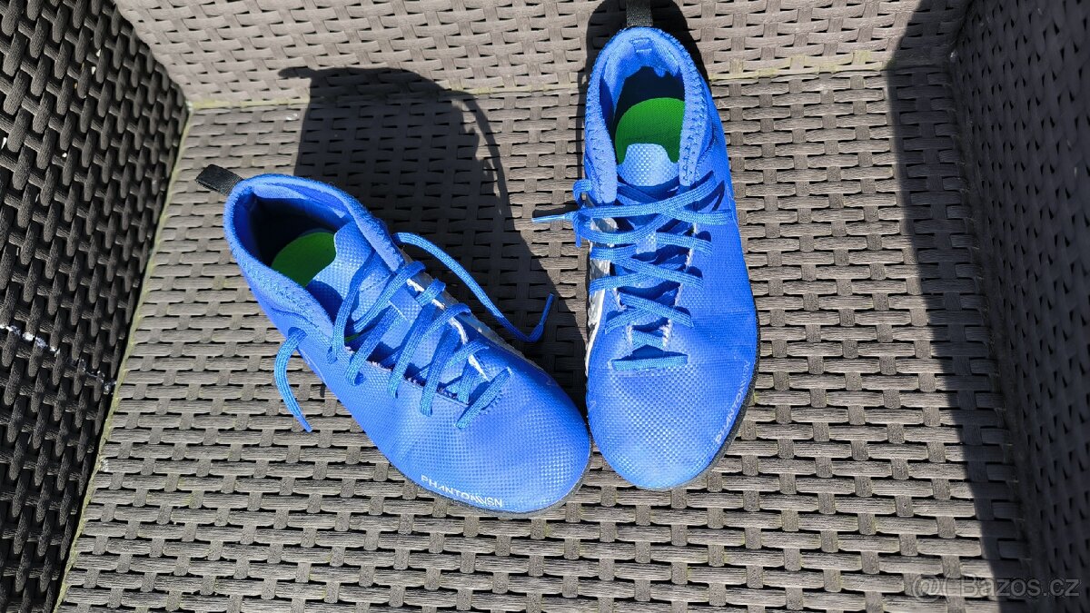 Sálovky Nike Phantom vel. 36,5