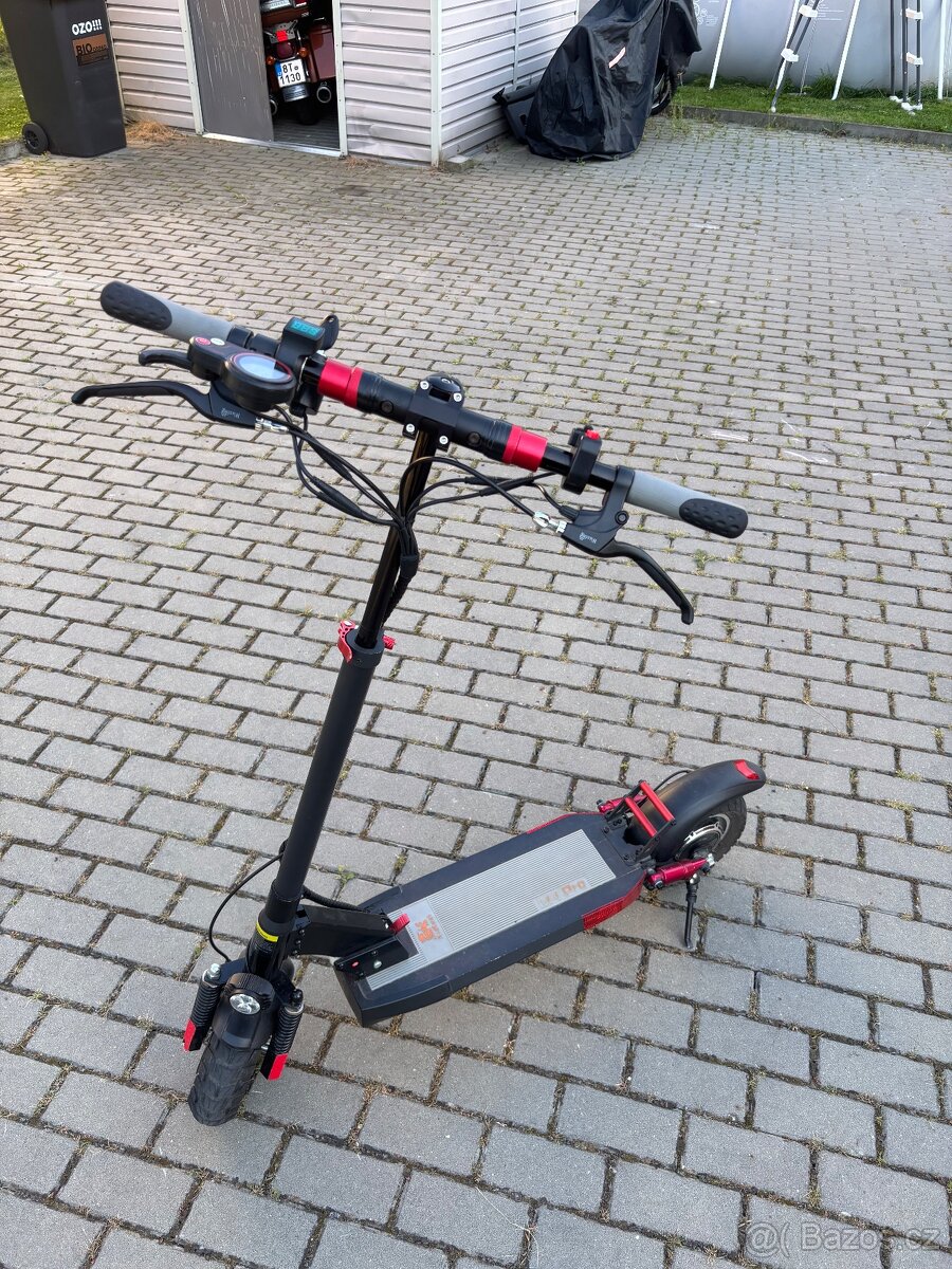 Elektrokoloběžka Kugoo Kirin M4 Pro – rychlá, dojezd až 70km