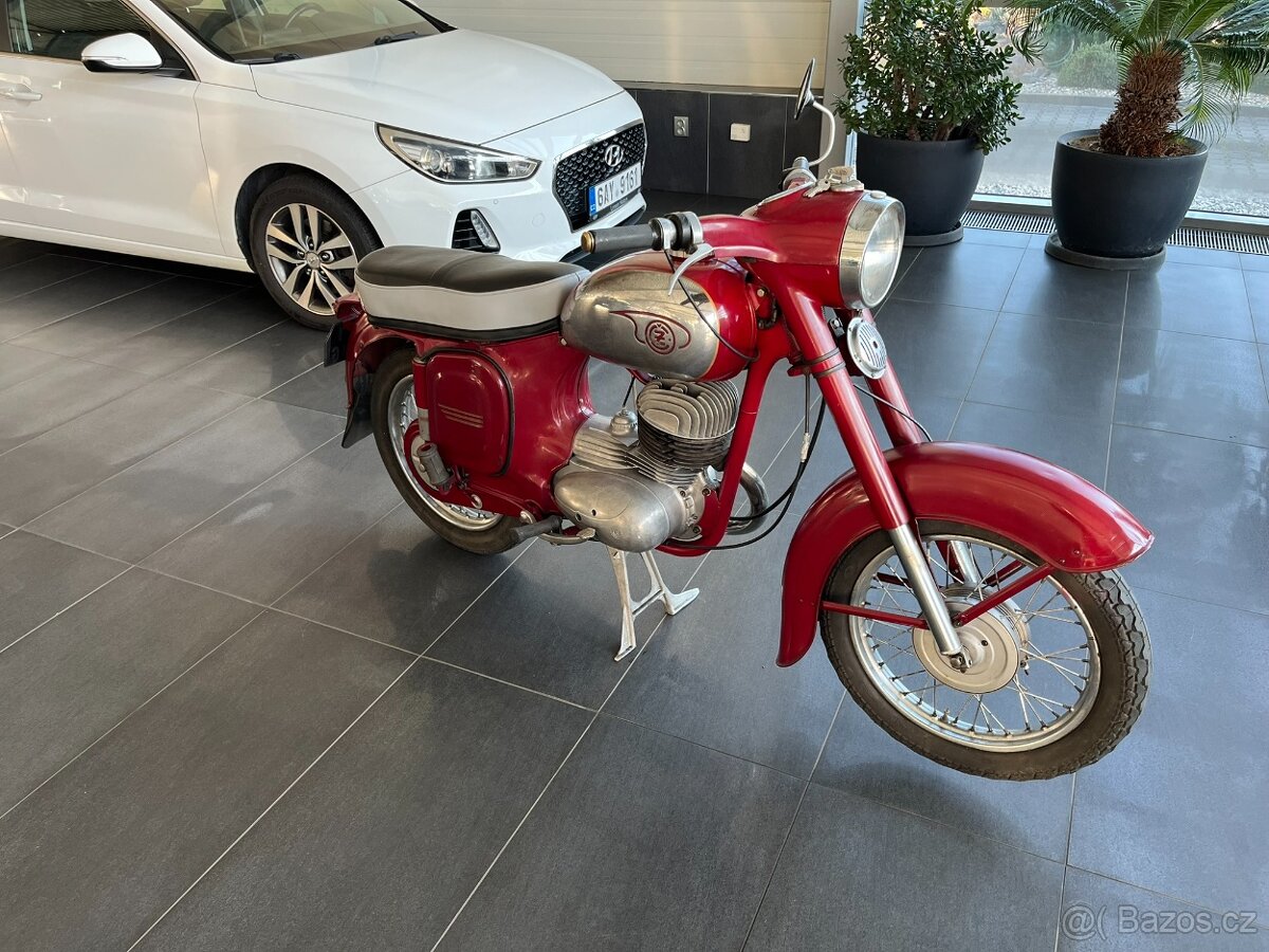 Moto ČZ 250 typ 455/05 De Luxe
