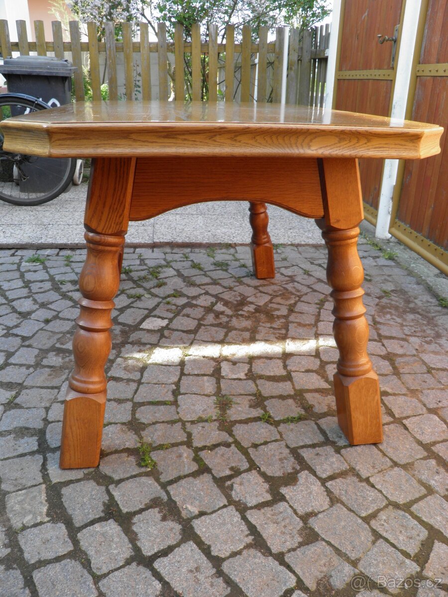 BYTELNÝ ROZKLÁDACÍ STŮL