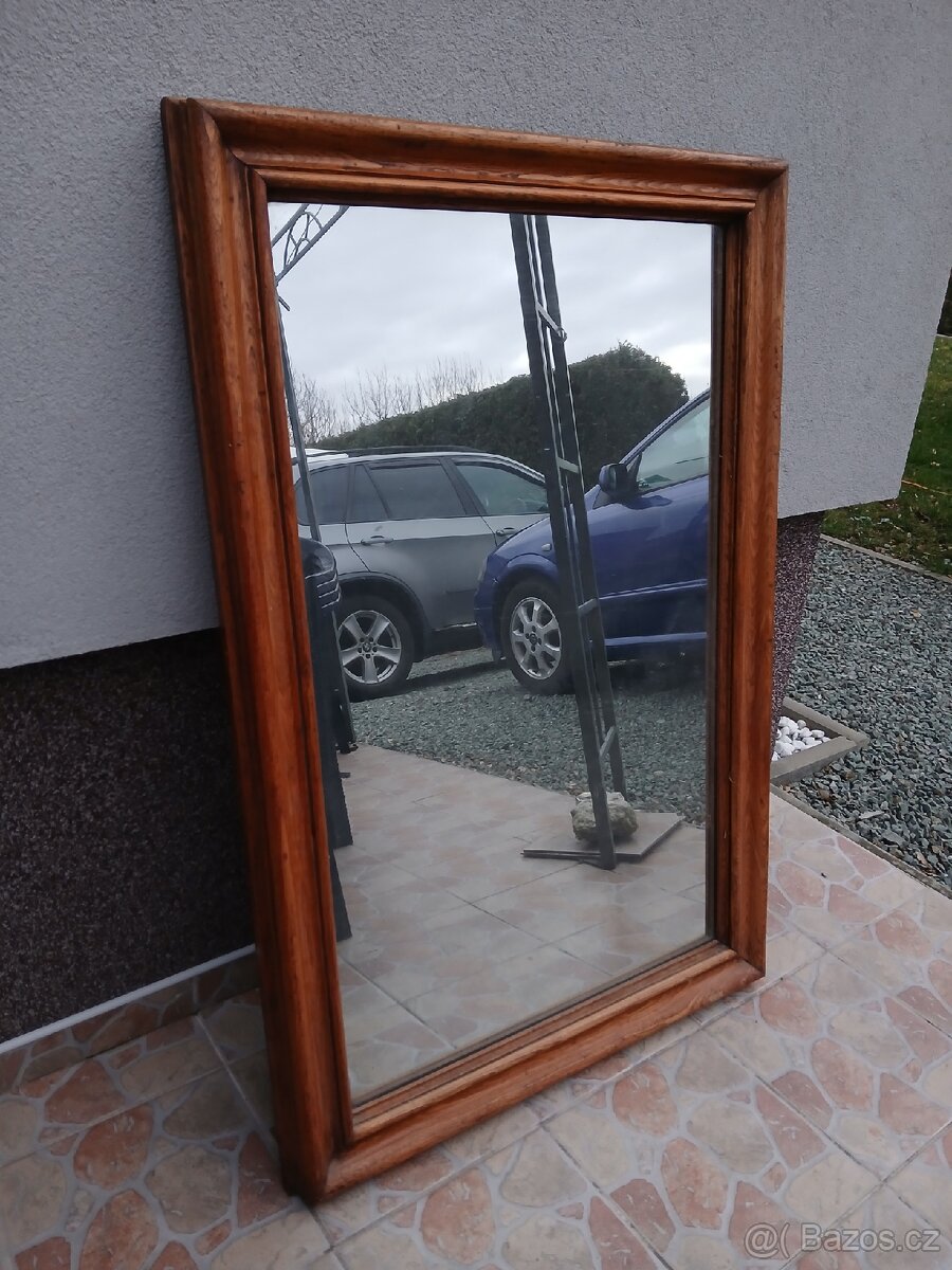 Starožitné masivní zrcadlo