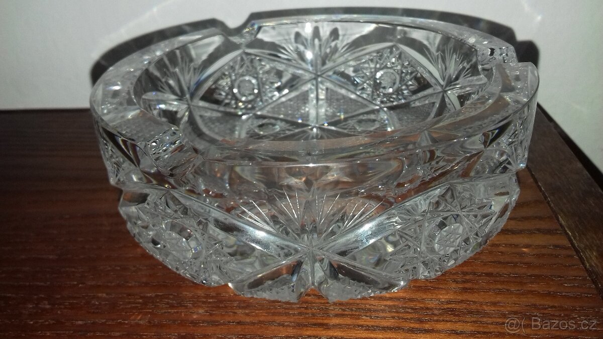 Popelník, křišťál, broušený, nový, tip na dárek