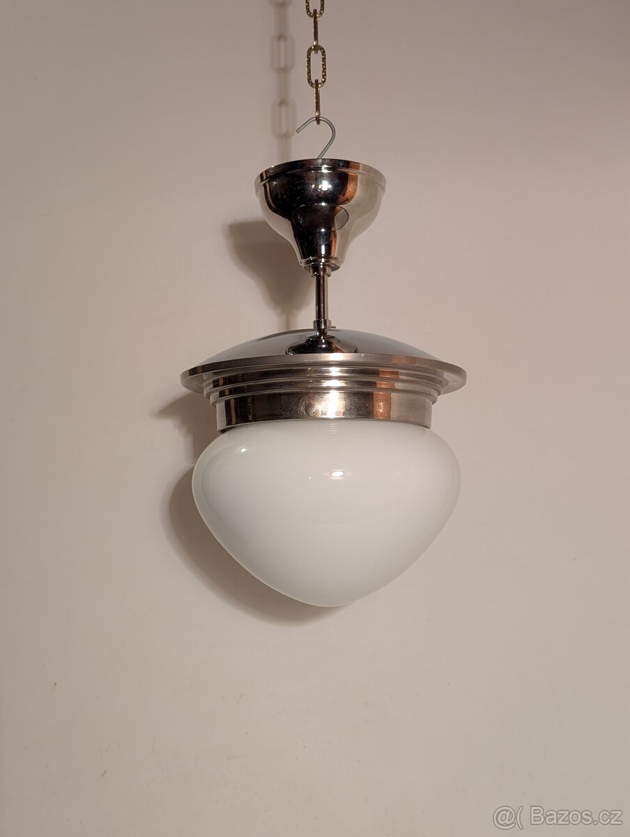 Art Deco lustr z niklované mosazi, bílé opálové stínidlo