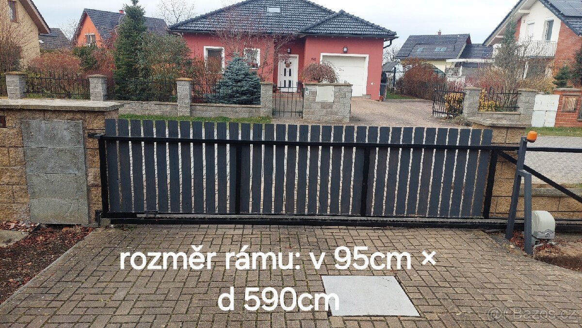 posuvná brána