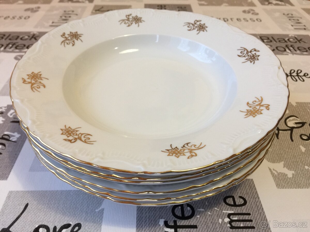 Sada hlubokých talířů