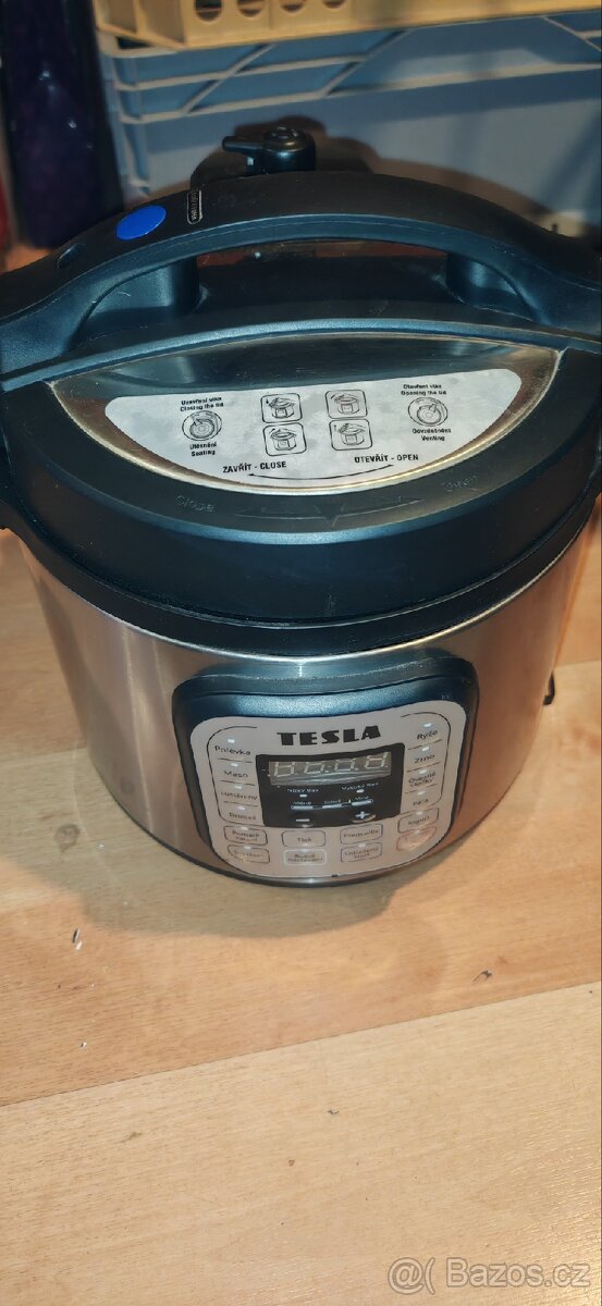Multifunkční hrnec Tesla Elitecook K70