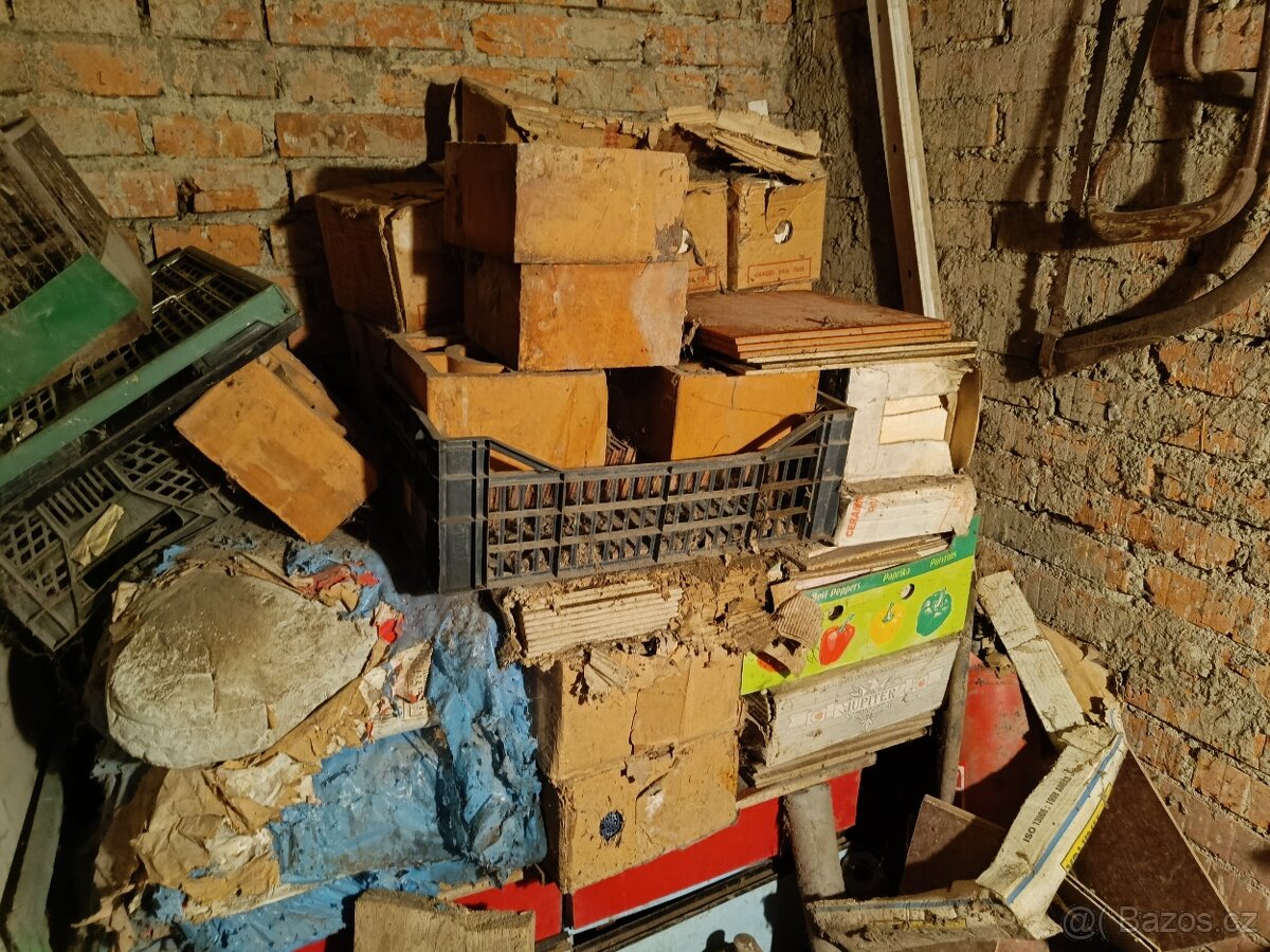 Daruji obkladačky státě cca půl voziku