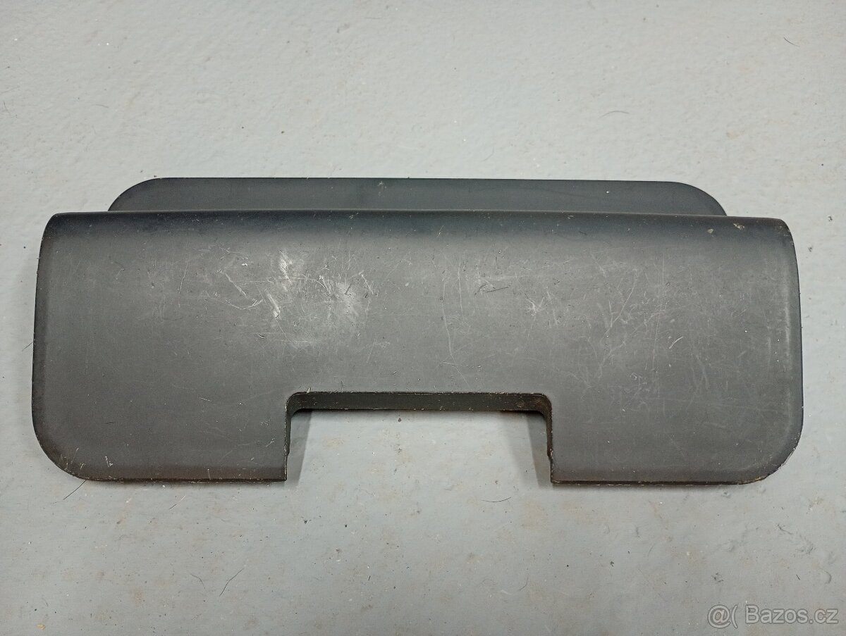 BMW E39 sedan-krytka tažného zařízení