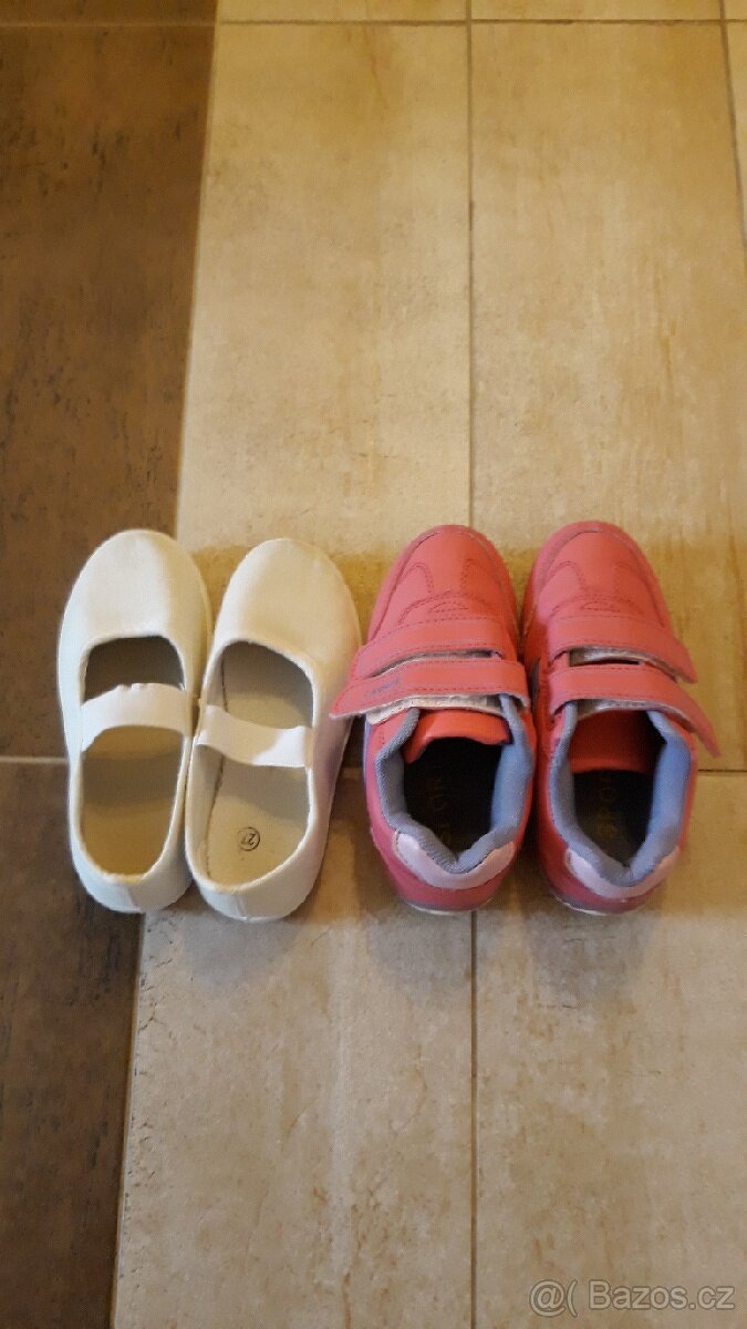 Divci botasky + cvicky vel.27