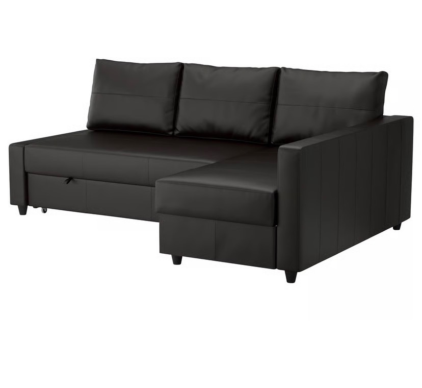 Černy koženkový gauč