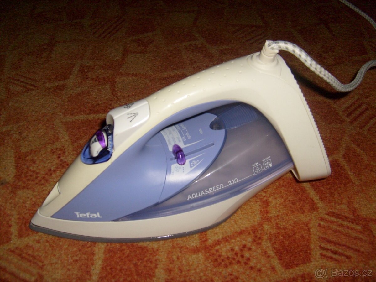ZNAČKOVÁ ŽEHLIČKA TEFAL ZA 300 KČ