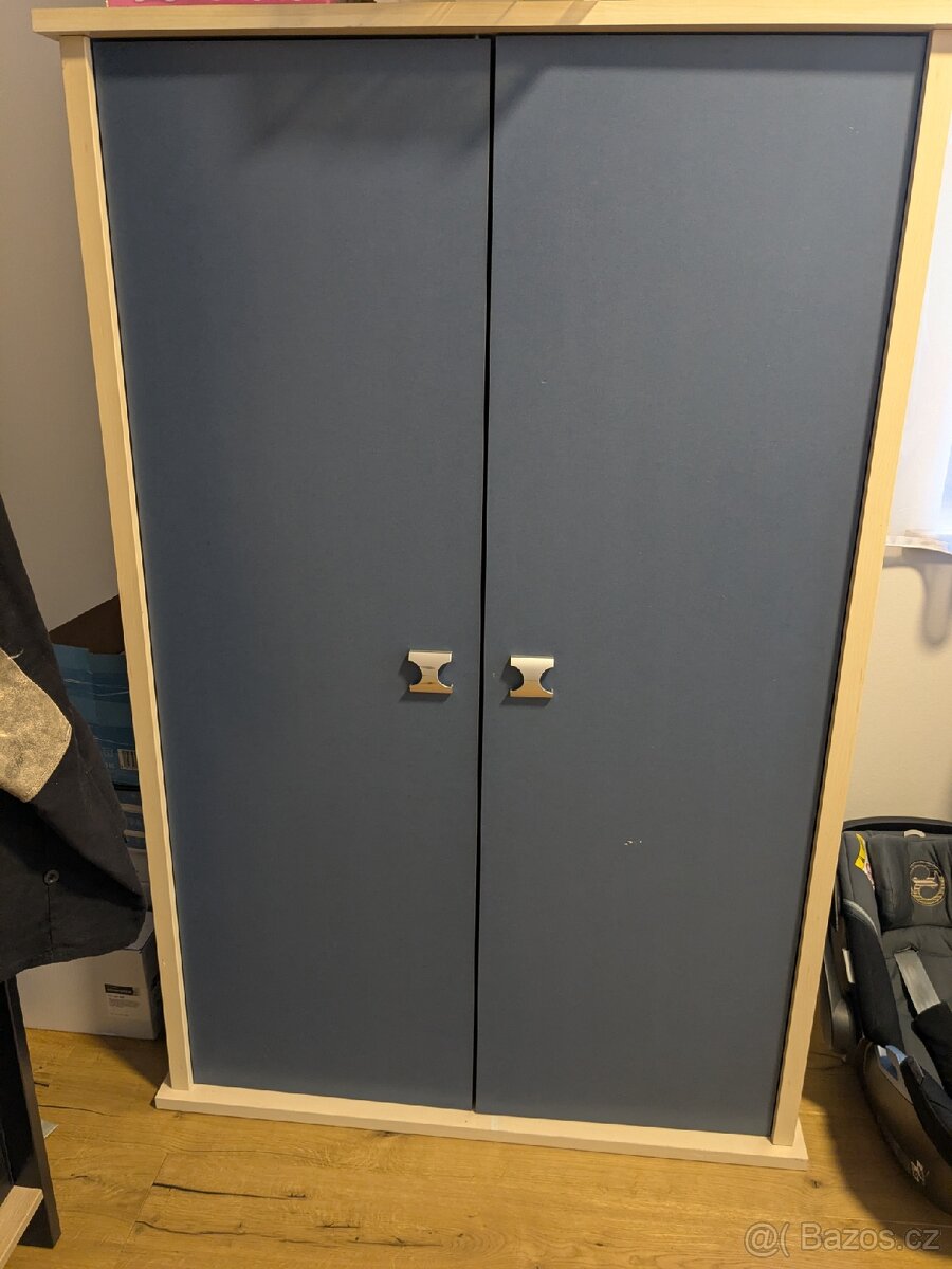 Šatní skříň