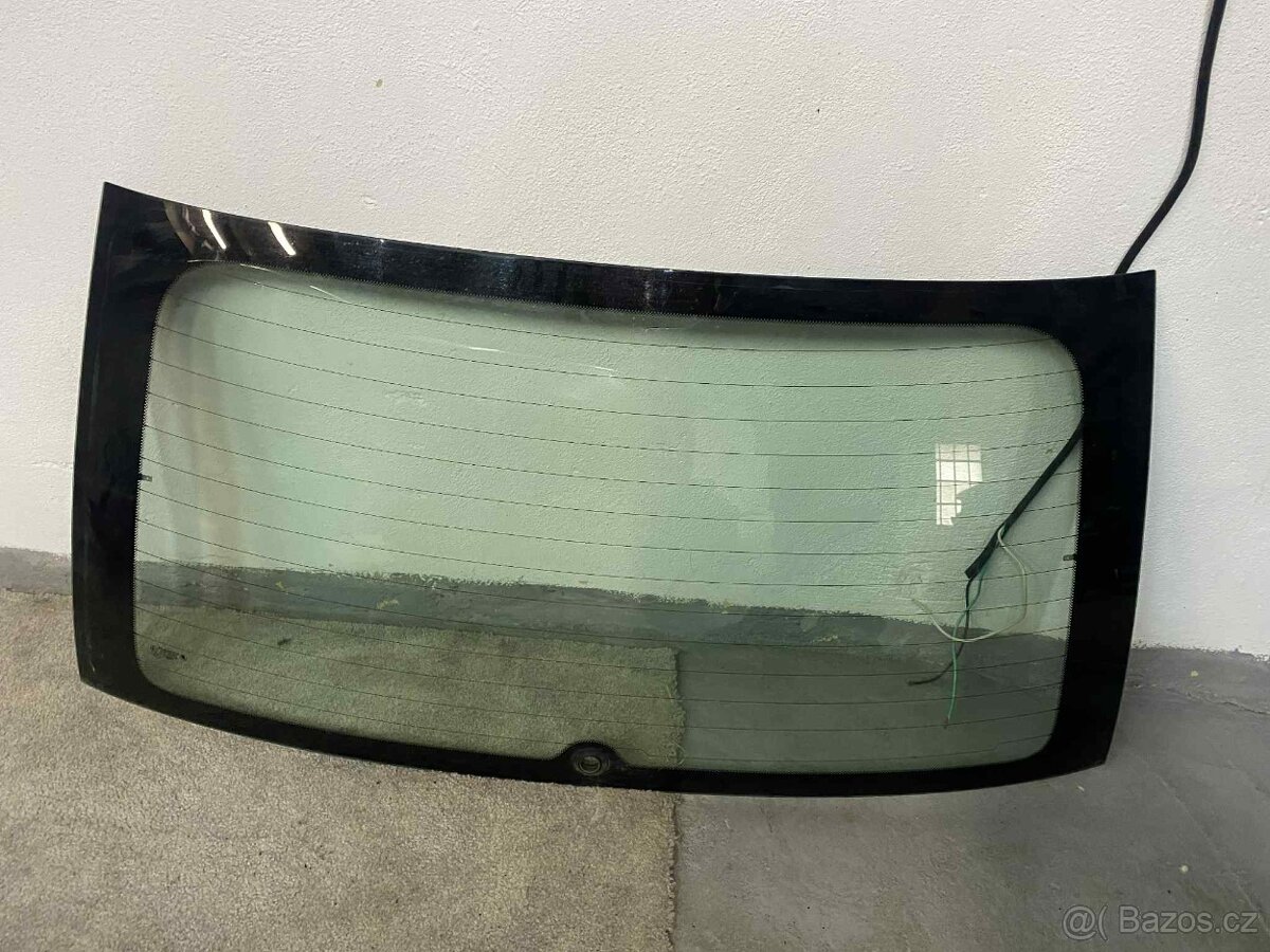 Škoda Octavia 2 combi fac. - zadní okno