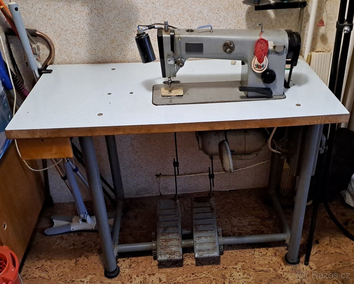 Průmyslový šicí stroj Minerva