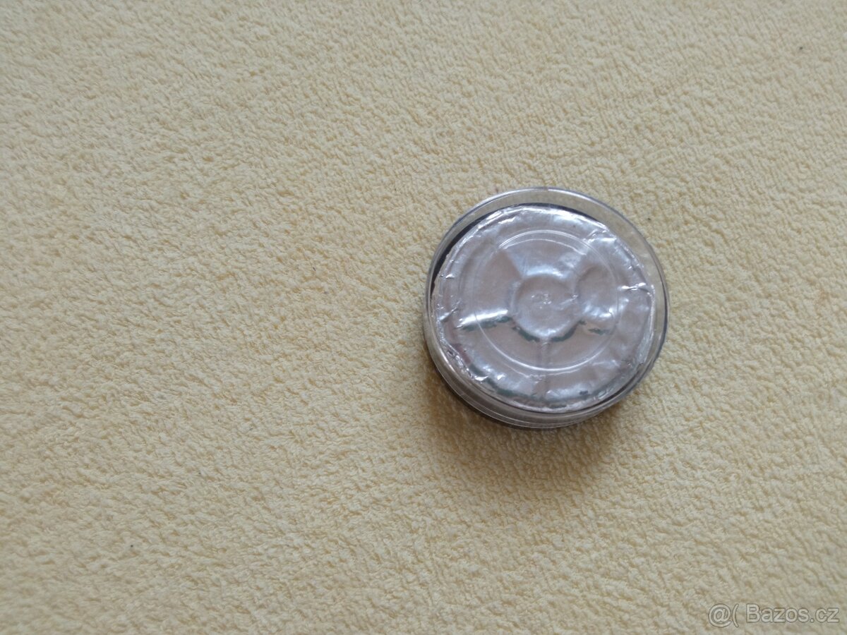 Páska do psacího stroje , kopirovací papíry