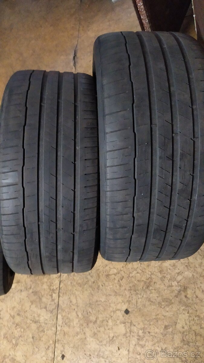 Letní pneu 285/40R22